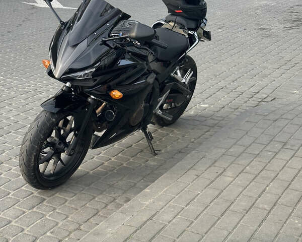 Черный Хонда CBR 400R, объемом двигателя 0.4 л и пробегом 39 тыс. км за 5000 $, фото 5 на Automoto.ua