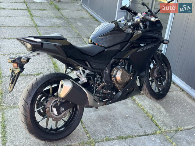 Черный Хонда CBR 400R, объемом двигателя 0.4 л и пробегом 35 тыс. км за 5000 $, фото 5 на Automoto.ua