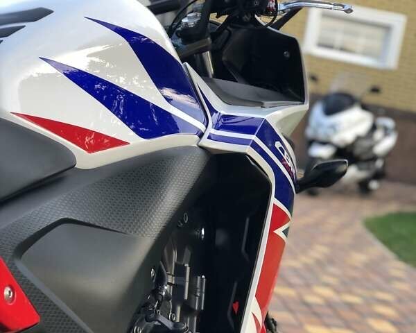 Красный Хонда CBR 400R, объемом двигателя 0 л и пробегом 25 тыс. км за 3950 $, фото 31 на Automoto.ua