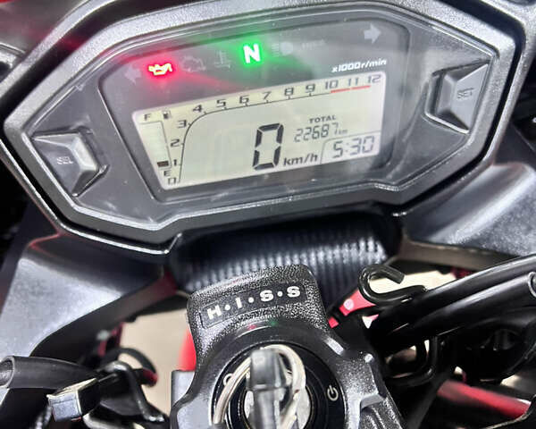 Красный Хонда CBR 400R, объемом двигателя 0.4 л и пробегом 22 тыс. км за 4700 $, фото 5 на Automoto.ua