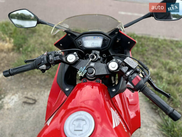 Красный Хонда CBR 400R, объемом двигателя 0.4 л и пробегом 30 тыс. км за 4500 $, фото 10 на Automoto.ua