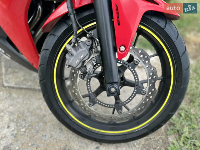 Красный Хонда CBR 400R, объемом двигателя 0.4 л и пробегом 30 тыс. км за 4500 $, фото 9 на Automoto.ua