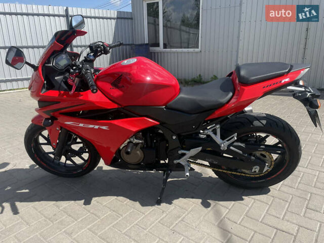 Красный Хонда CBR 400R, объемом двигателя 0.4 л и пробегом 17 тыс. км за 4700 $, фото 2 на Automoto.ua
