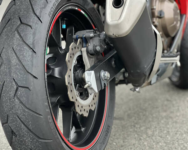 Красный Хонда CBR 400R, объемом двигателя 0.4 л и пробегом 29 тыс. км за 4900 $, фото 3 на Automoto.ua