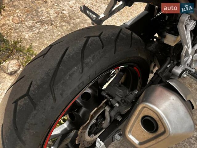 Червоний Хонда CBR 400R, об'ємом двигуна 0 л та пробігом 29 тис. км за 5100 $, фото 4 на Automoto.ua