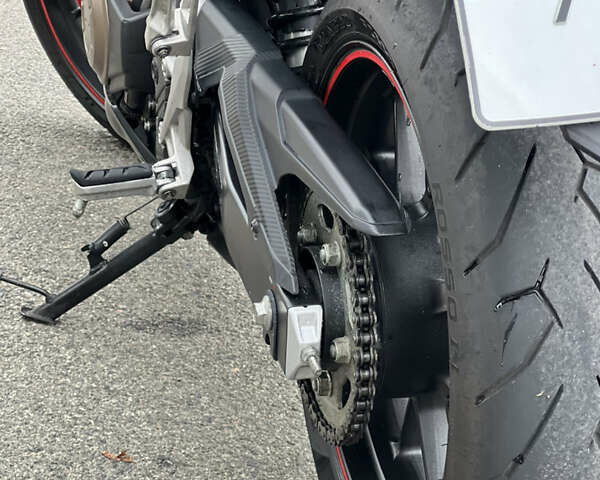 Красный Хонда CBR 400R, объемом двигателя 0.4 л и пробегом 29 тыс. км за 4900 $, фото 4 на Automoto.ua