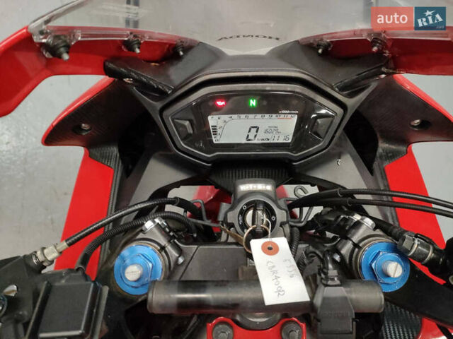 Красный Хонда CBR 400R, объемом двигателя 0.4 л и пробегом 16 тыс. км за 5100 $, фото 4 на Automoto.ua