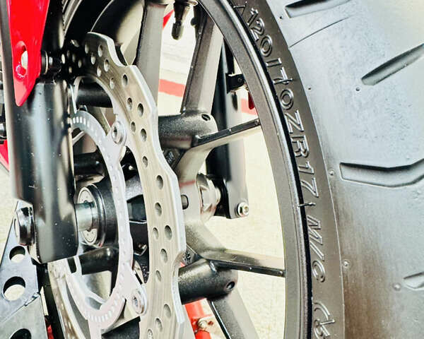 Червоний Хонда CBR 400R, об'ємом двигуна 0.4 л та пробігом 18 тис. км за 5000 $, фото 9 на Automoto.ua