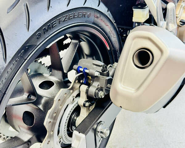 Червоний Хонда CBR 400R, об'ємом двигуна 0.4 л та пробігом 18 тис. км за 5000 $, фото 10 на Automoto.ua