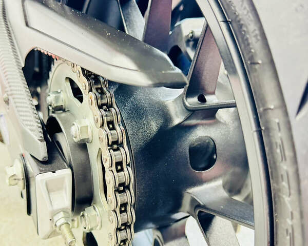 Червоний Хонда CBR 400R, об'ємом двигуна 0.4 л та пробігом 18 тис. км за 5000 $, фото 13 на Automoto.ua