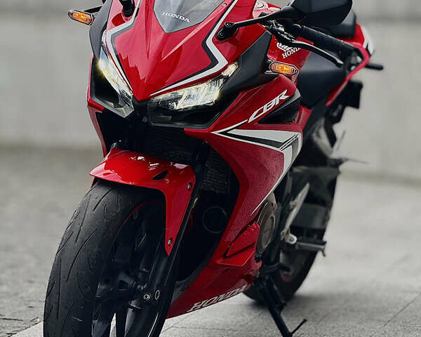 Красный Хонда CBR 400R, объемом двигателя 0.4 л и пробегом 28 тыс. км за 6000 $, фото 1 на Automoto.ua