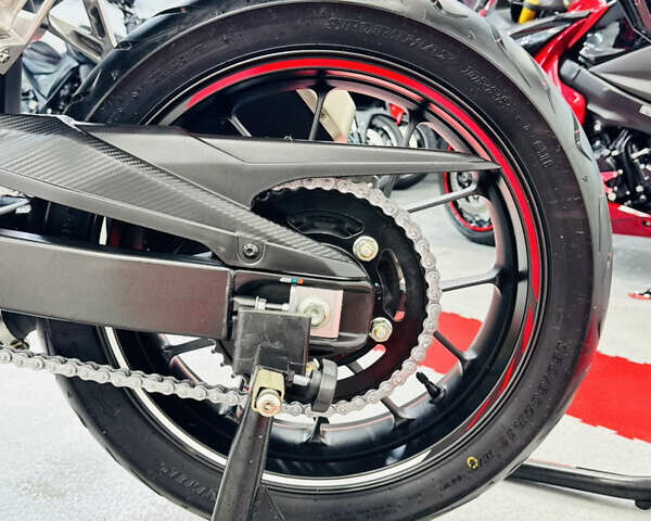 Красный Хонда CBR 400R, объемом двигателя 0.4 л и пробегом 11 тыс. км за 6000 $, фото 21 на Automoto.ua