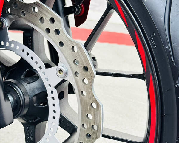 Красный Хонда CBR 400R, объемом двигателя 0.4 л и пробегом 11 тыс. км за 6000 $, фото 17 на Automoto.ua