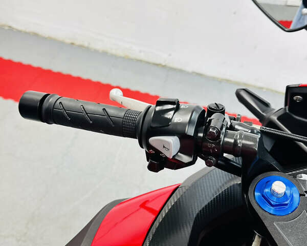 Красный Хонда CBR 400R, объемом двигателя 0.4 л и пробегом 11 тыс. км за 6000 $, фото 24 на Automoto.ua