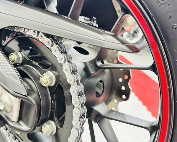 Красный Хонда CBR 400R, объемом двигателя 0.4 л и пробегом 11 тыс. км за 6000 $, фото 22 на Automoto.ua