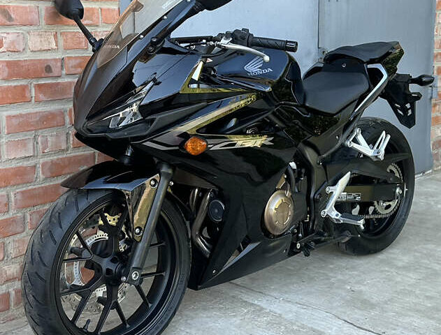 Хонда CBR 400R, об'ємом двигуна 0.4 л та пробігом 41 тис. км за 4600 $, фото 3 на Automoto.ua