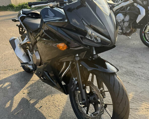Хонда CBR 400R, объемом двигателя 0 л и пробегом 15 тыс. км за 4900 $, фото 7 на Automoto.ua