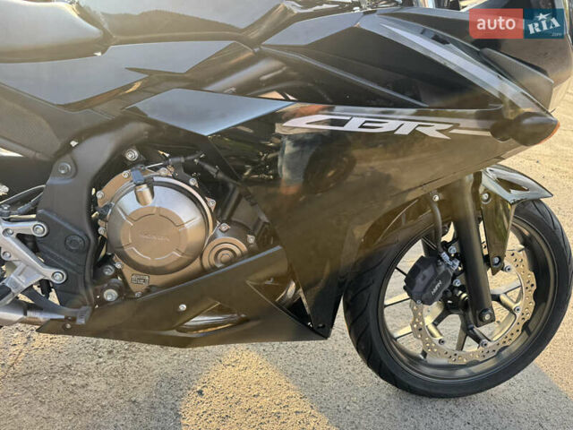 Хонда CBR 400R, объемом двигателя 0 л и пробегом 15 тыс. км за 4900 $, фото 9 на Automoto.ua
