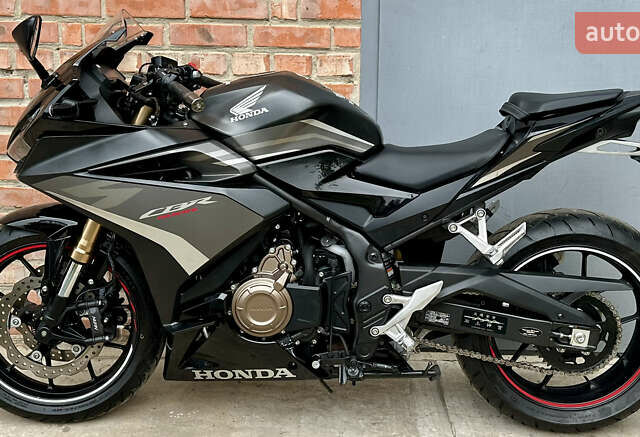 Хонда CBR 400R, объемом двигателя 0.4 л и пробегом 17 тыс. км за 5500 $, фото 9 на Automoto.ua