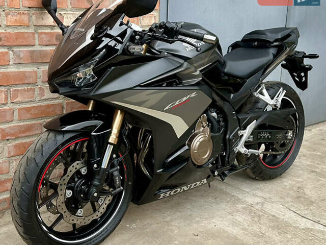 Хонда CBR 400R, объемом двигателя 0.4 л и пробегом 17 тыс. км за 5500 $, фото 7 на Automoto.ua