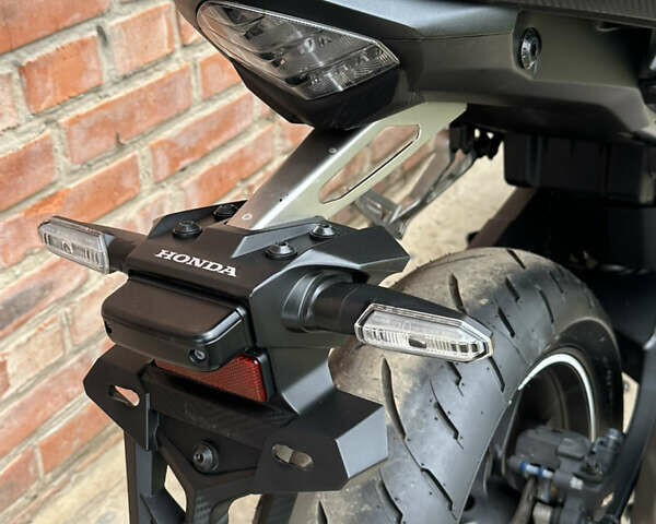 Хонда CBR 400R, объемом двигателя 0.4 л и пробегом 17 тыс. км за 5500 $, фото 5 на Automoto.ua