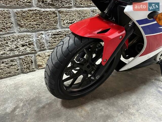Хонда CBR 400R, объемом двигателя 0 л и пробегом 26 тыс. км за 3900 $, фото 10 на Automoto.ua