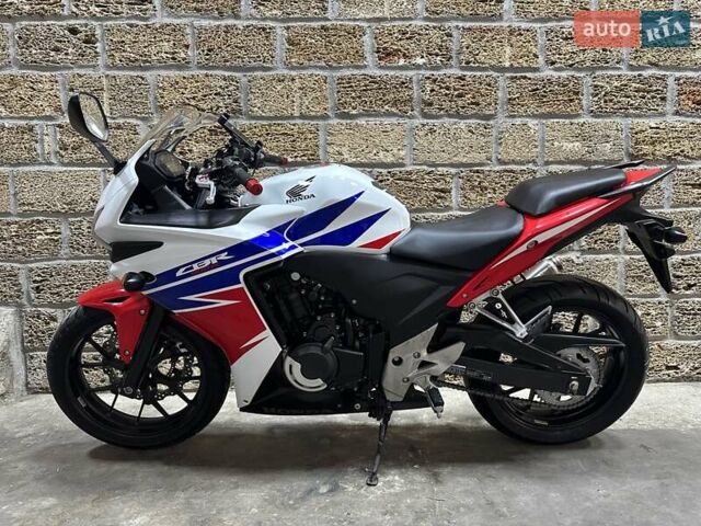 Хонда CBR 400R, объемом двигателя 0 л и пробегом 26 тыс. км за 3900 $, фото 3 на Automoto.ua