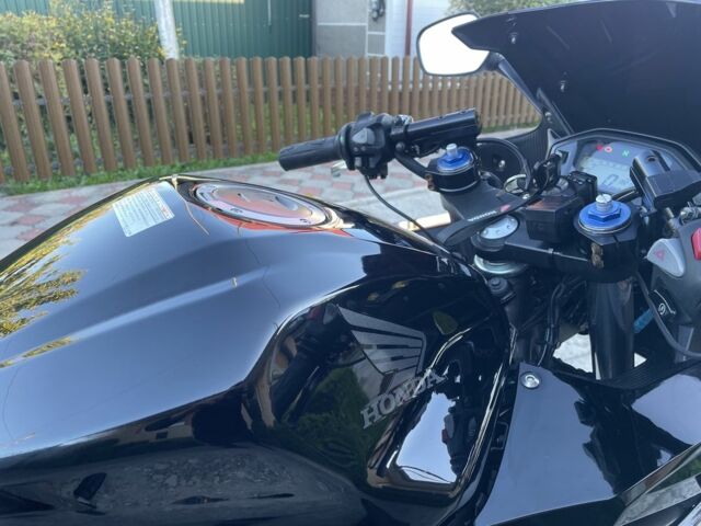 Хонда CBR 400R, объемом двигателя 0.4 л и пробегом 0 тыс. км за 4150 $, фото 8 на Automoto.ua