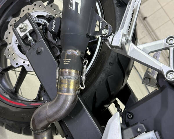 Хонда CBR 400R, объемом двигателя 0.4 л и пробегом 17 тыс. км за 6400 $, фото 12 на Automoto.ua