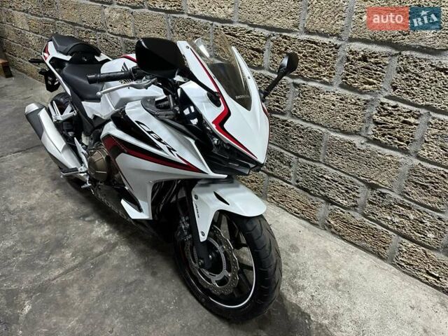 Хонда CBR 400R, объемом двигателя 0 л и пробегом 34 тыс. км за 4800 $, фото 3 на Automoto.ua