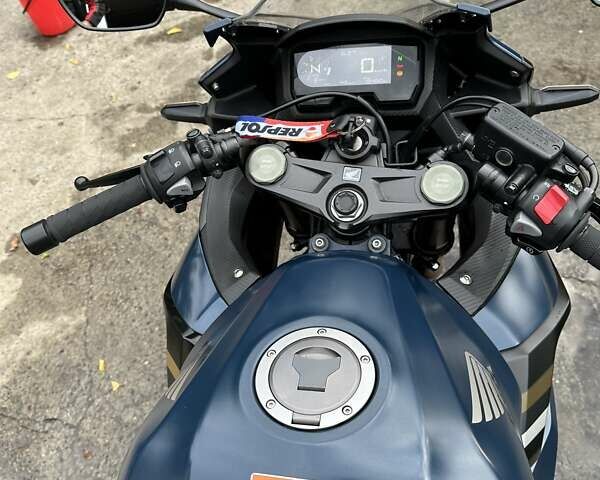 Синий Хонда CBR 400R, объемом двигателя 0.4 л и пробегом 20 тыс. км за 6000 $, фото 5 на Automoto.ua