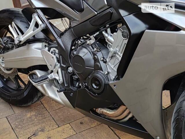 Серый Хонда CBR 650, объемом двигателя 0.65 л и пробегом 18 тыс. км за 7100 $, фото 7 на Automoto.ua