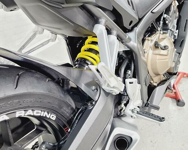 Сірий Хонда CBR 650, об'ємом двигуна 0.65 л та пробігом 10 тис. км за 8999 $, фото 15 на Automoto.ua