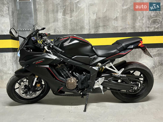 Чорний Хонда CBR 650R, об'ємом двигуна 0.65 л та пробігом 7 тис. км за 8500 $, фото 19 на Automoto.ua