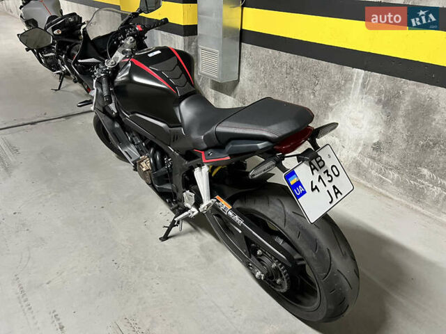 Чорний Хонда CBR 650R, об'ємом двигуна 0.65 л та пробігом 7 тис. км за 8500 $, фото 3 на Automoto.ua