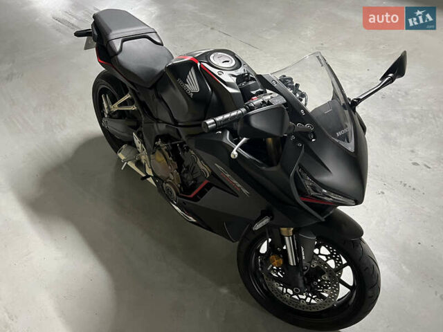 Чорний Хонда CBR 650R, об'ємом двигуна 0.65 л та пробігом 7 тис. км за 8500 $, фото 15 на Automoto.ua