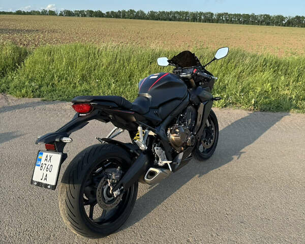 Черный Хонда CBR 650R, объемом двигателя 0.65 л и пробегом 24 тыс. км за 8700 $, фото 4 на Automoto.ua