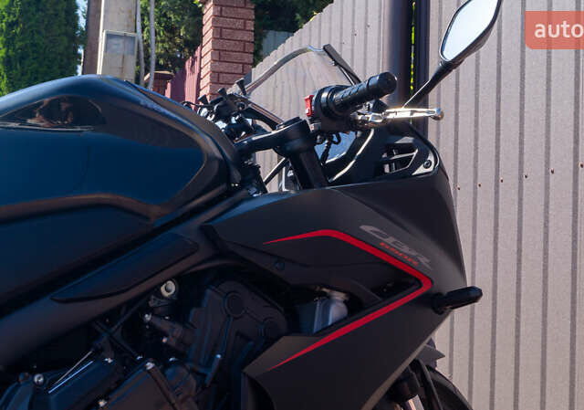 Черный Хонда CBR 650R, объемом двигателя 0.65 л и пробегом 14 тыс. км за 9900 $, фото 3 на Automoto.ua