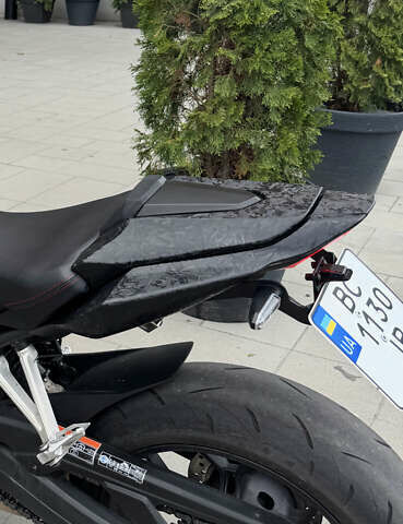 Черный Хонда CBR 650R, объемом двигателя 0.65 л и пробегом 14 тыс. км за 9800 $, фото 12 на Automoto.ua
