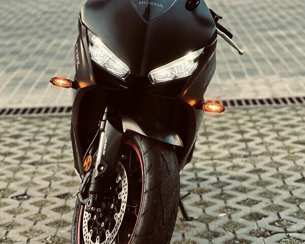 Чорний Хонда CBR 650R, об'ємом двигуна 0.65 л та пробігом 5 тис. км за 10500 $, фото 3 на Automoto.ua