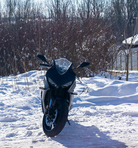 Черный Хонда CBR 650R, объемом двигателя 0.65 л и пробегом 14 тыс. км за 9900 $, фото 12 на Automoto.ua