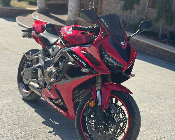Красный Хонда CBR 650R, объемом двигателя 0 л и пробегом 650 тыс. км за 3900 $, фото 3 на Automoto.ua