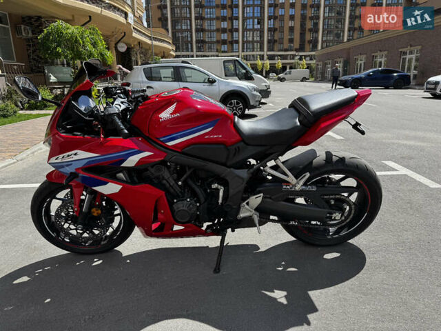 Красный Хонда CBR 650R, объемом двигателя 0.65 л и пробегом 3 тыс. км за 10000 $, фото 5 на Automoto.ua