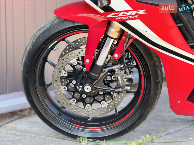 Красный Хонда CBR 650R, объемом двигателя 0.65 л и пробегом 28 тыс. км за 8800 $, фото 11 на Automoto.ua