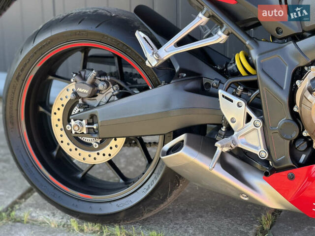 Красный Хонда CBR 650R, объемом двигателя 0.65 л и пробегом 28 тыс. км за 8800 $, фото 8 на Automoto.ua