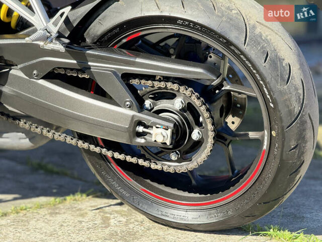 Красный Хонда CBR 650R, объемом двигателя 0.65 л и пробегом 28 тыс. км за 8800 $, фото 9 на Automoto.ua