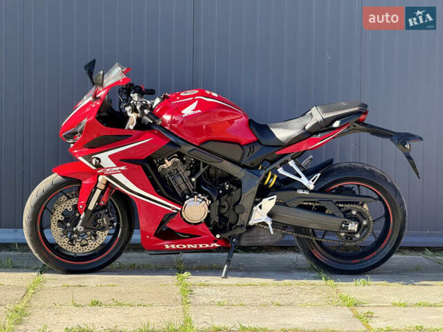 Красный Хонда CBR 650R, объемом двигателя 0.65 л и пробегом 28 тыс. км за 8800 $, фото 2 на Automoto.ua
