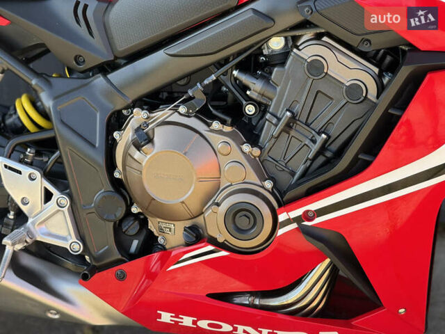 Красный Хонда CBR 650R, объемом двигателя 0.65 л и пробегом 28 тыс. км за 8800 $, фото 7 на Automoto.ua