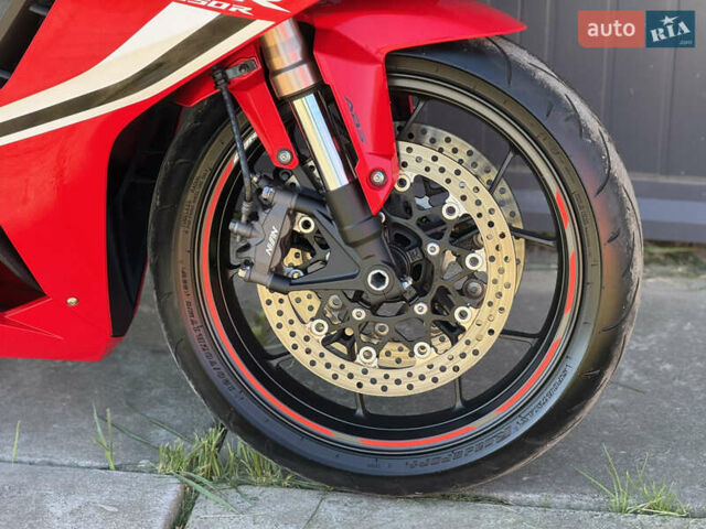 Красный Хонда CBR 650R, объемом двигателя 0.65 л и пробегом 28 тыс. км за 8800 $, фото 6 на Automoto.ua