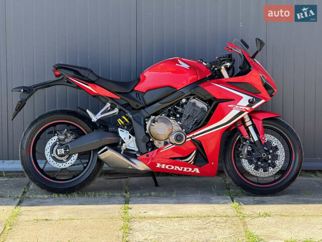 Красный Хонда CBR 650R, объемом двигателя 0.65 л и пробегом 28 тыс. км за 8800 $, фото 3 на Automoto.ua